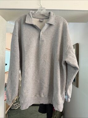 Aritzia Sweatfleece Grey pullover
